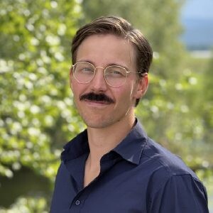 Personalbilder_600x600px_72_Douglas-e1660742594325 Personalbilder_600x600px_72_Douglas-e1660742594325