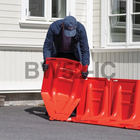 BW52-IC_outdoor_text_square_web